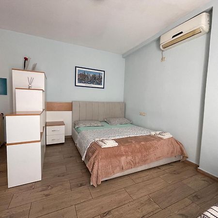 Enjoy Travel Cute Studio Apartment Тирана Экстерьер фото