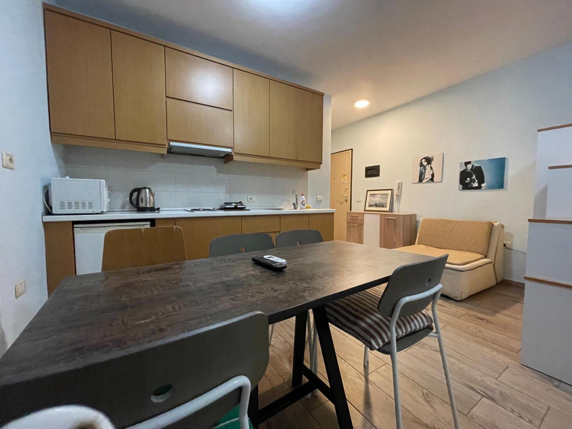Enjoy Travel Cute Studio Apartment Тирана Экстерьер фото