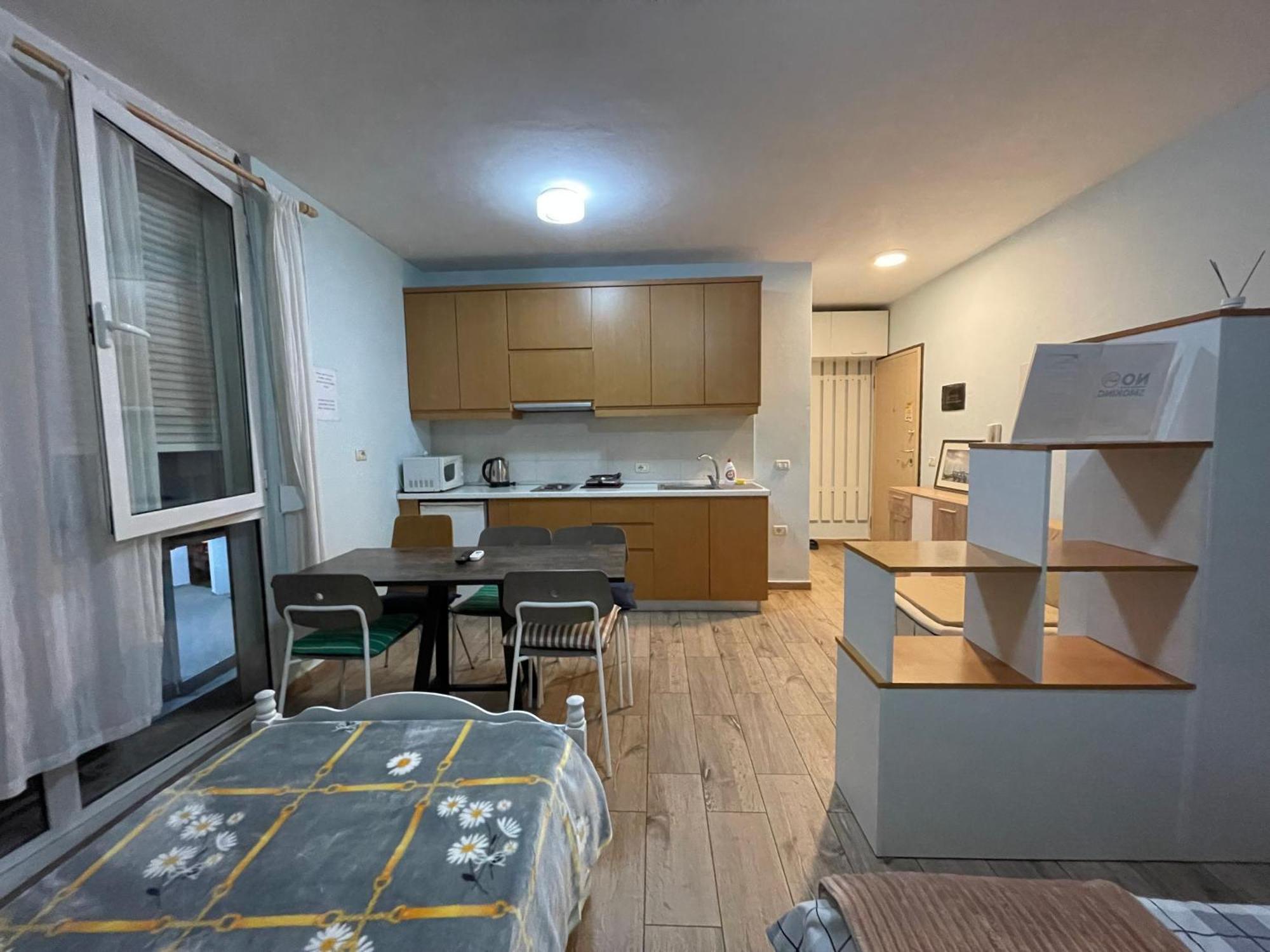 Enjoy Travel Cute Studio Apartment Тирана Экстерьер фото